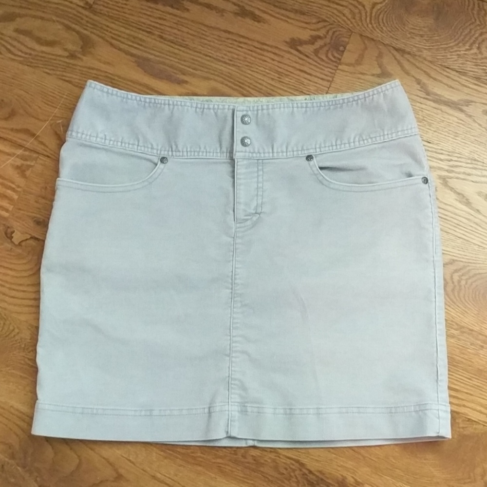 Athleta blue corduroy skirt with pockets